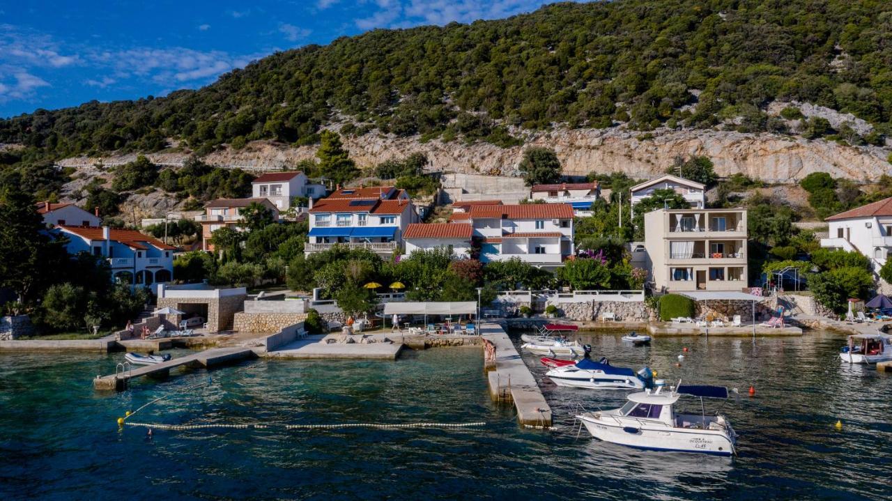 شقة House Subic سوبيتارسكا دراغا المظهر الخارجي الصورة