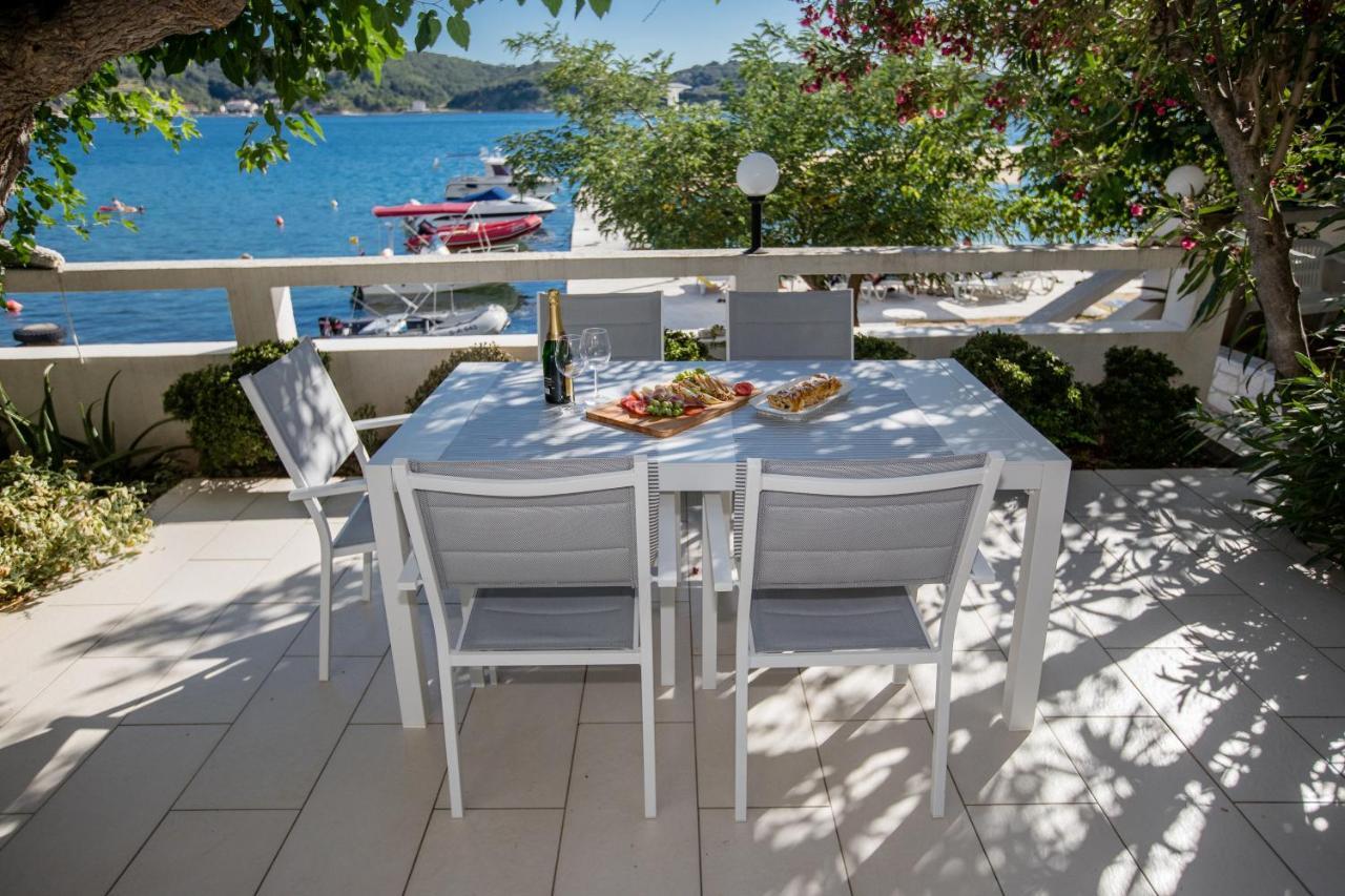 شقة House Subic سوبيتارسكا دراغا المظهر الخارجي الصورة