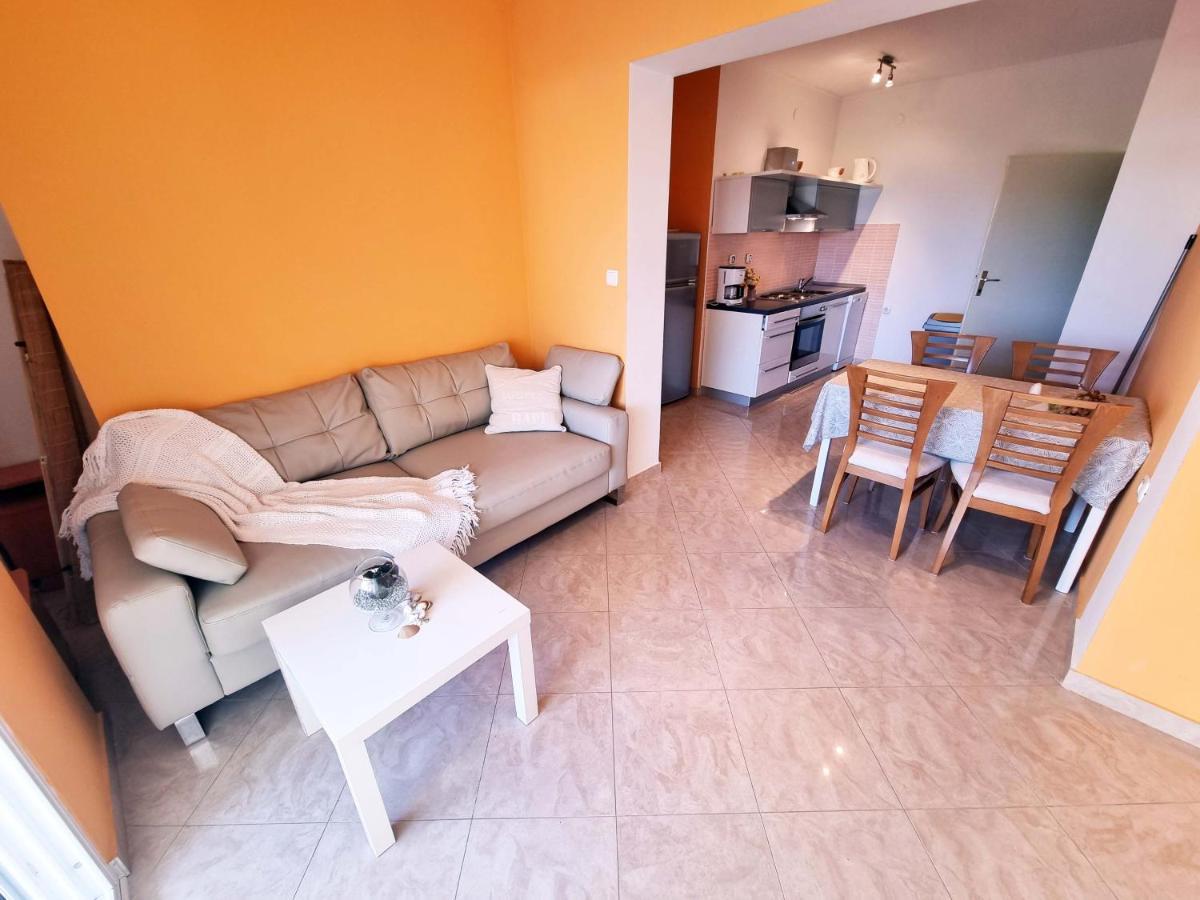 شقة House Subic سوبيتارسكا دراغا المظهر الخارجي الصورة