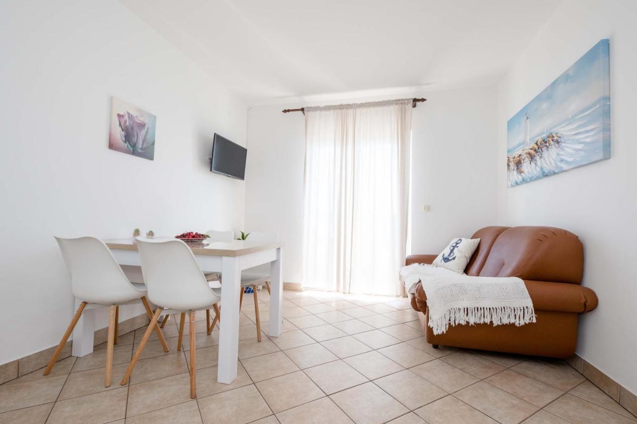شقة House Subic سوبيتارسكا دراغا المظهر الخارجي الصورة