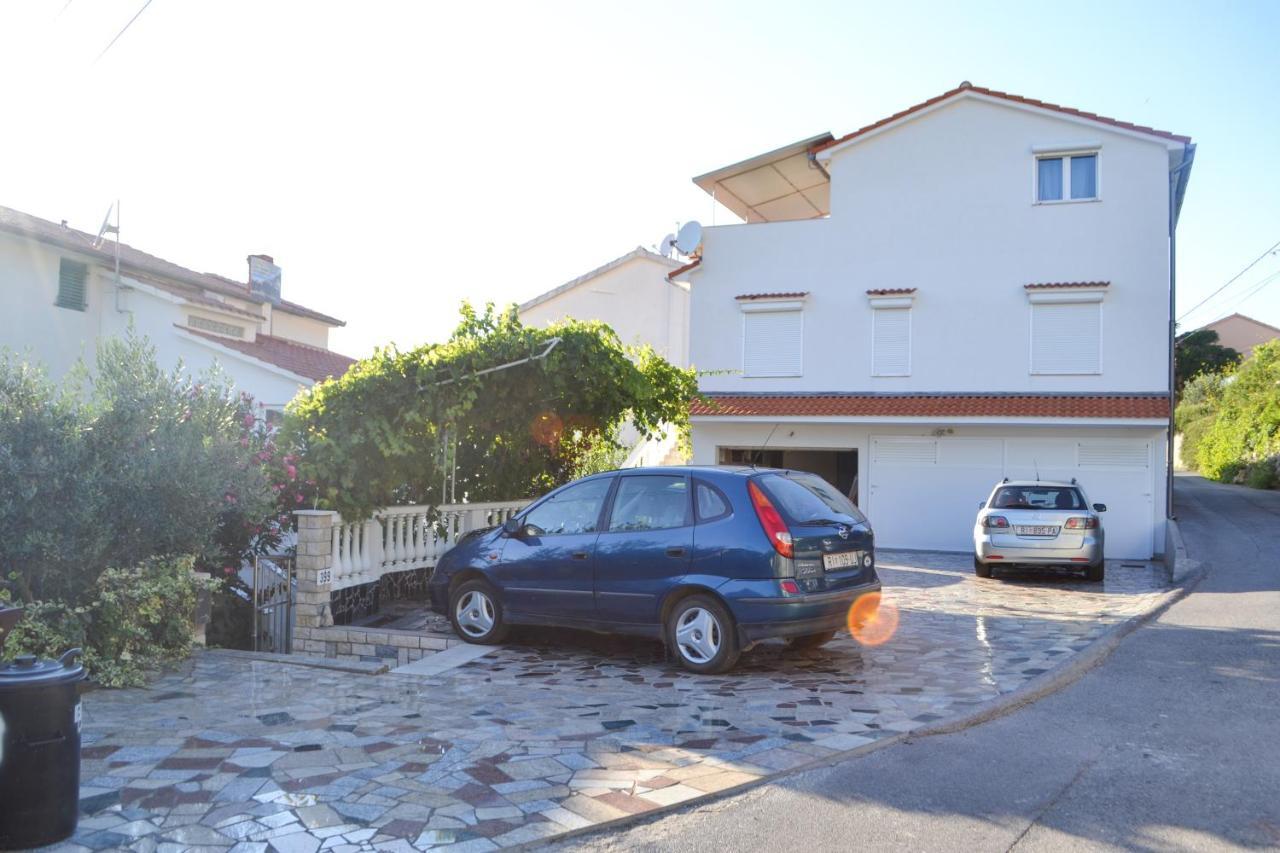 شقة House Subic سوبيتارسكا دراغا المظهر الخارجي الصورة