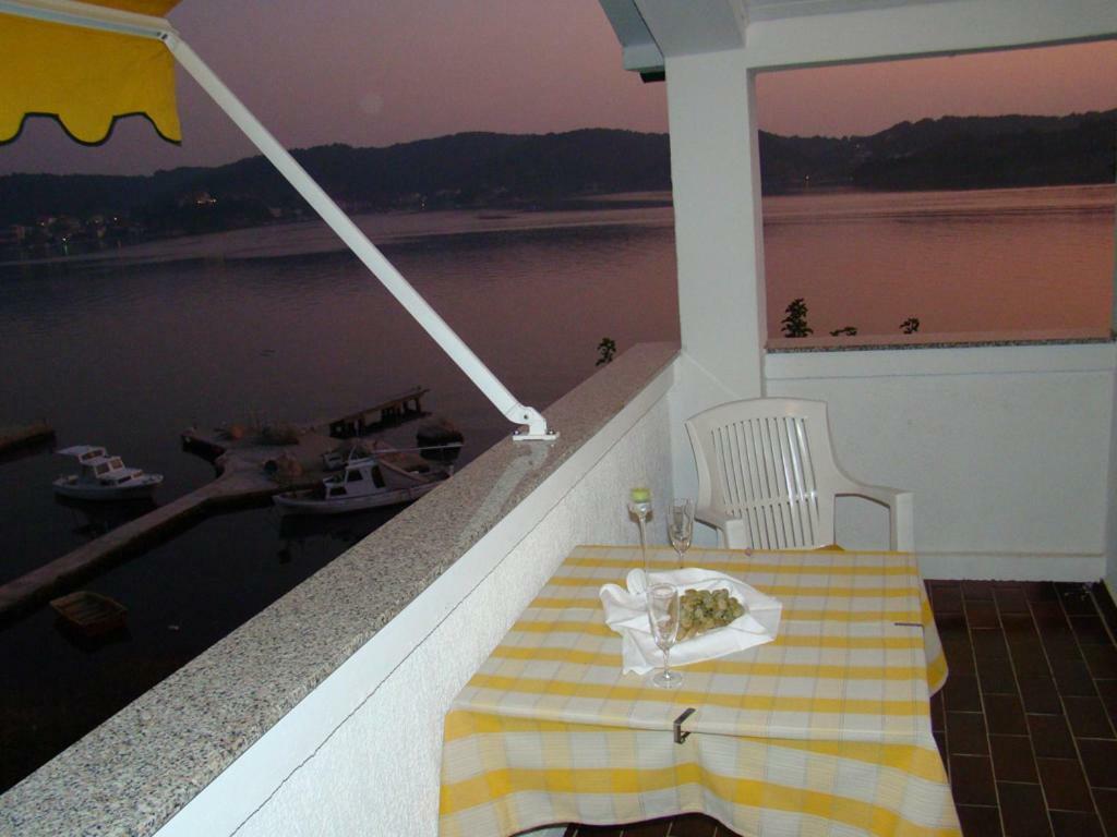 شقة House Subic سوبيتارسكا دراغا المظهر الخارجي الصورة