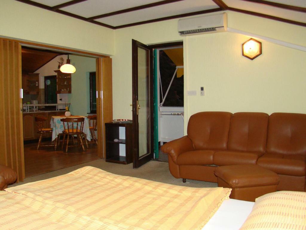 شقة House Subic سوبيتارسكا دراغا المظهر الخارجي الصورة